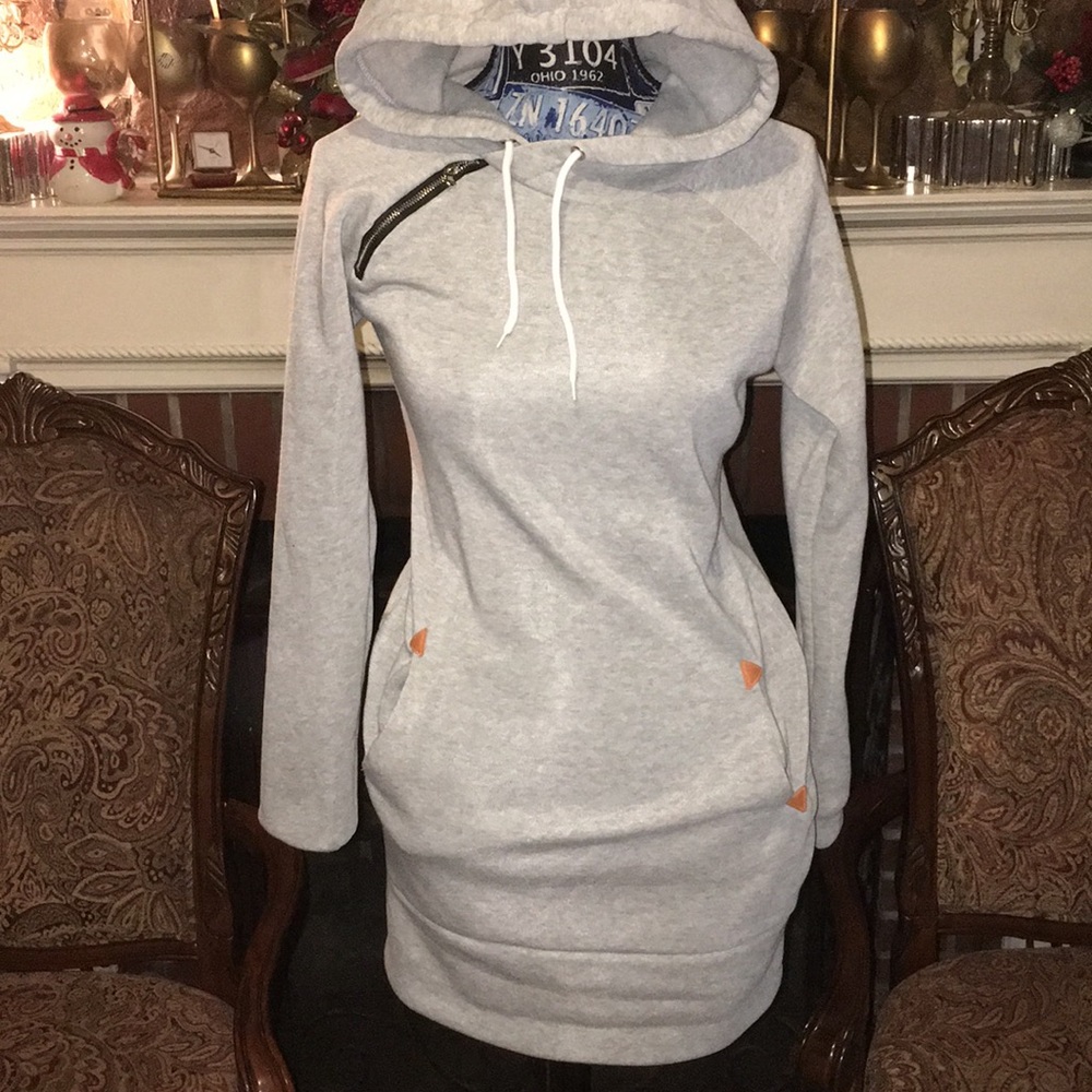 Hoodie dress with pockets